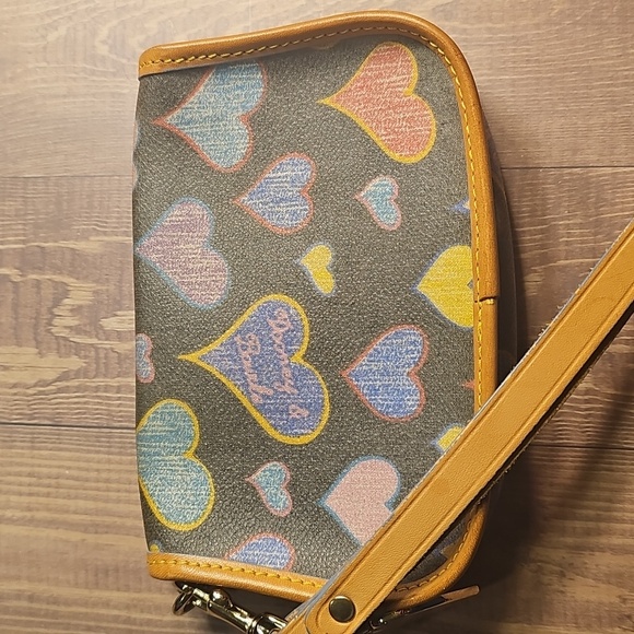 Dooney & Bourke Heart Pattern Wristlet Clutch - Picture 4 of 5